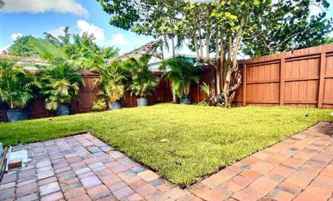 805 S 26th Avenue, Hollywood FL - photo 11 of 13