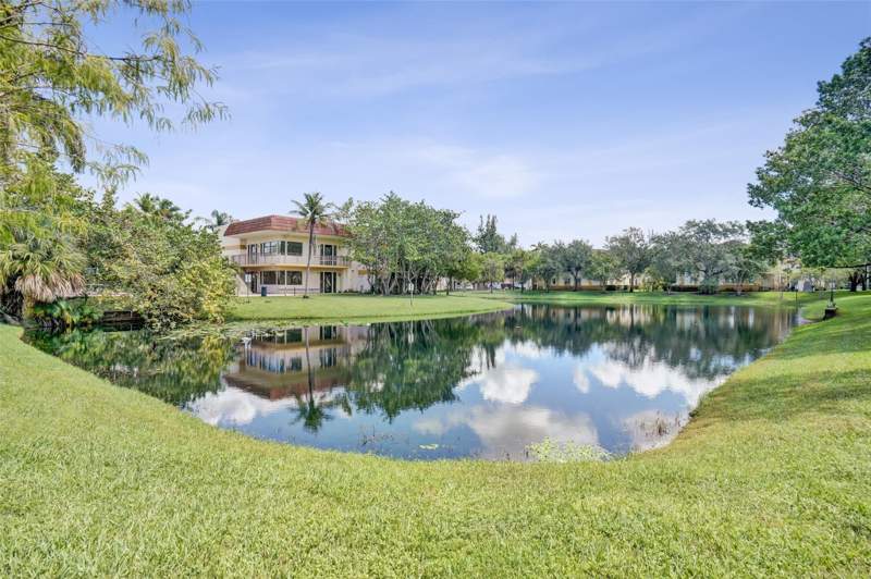 3 bedroom Townhouse at 4748 SW 63rd Terrace, Emerald Isles, Davie — photo 2