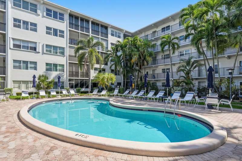 2 bedroom Condominium at 4117 Bougainvilla Drive #507, Leisure By The Sea East Condo, Lauderdale-By-The-Sea — photo 4