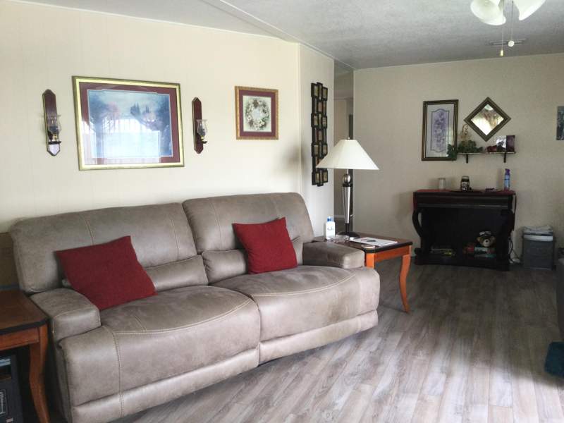2 bedroom Mobile Home at 3 SE Jasmine Lane, Spanish Lakes Leasehold Estates, Port St. Lucie — photo 3