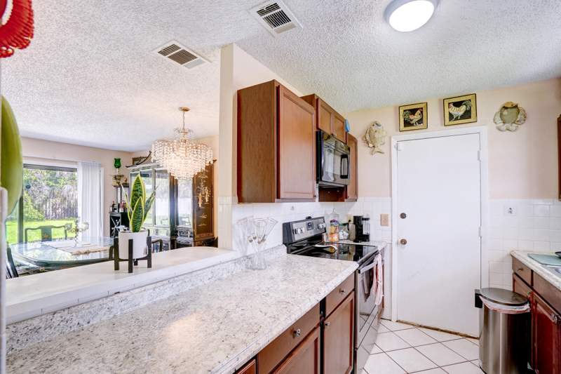2 bedroom Single Family Residence at 2351 SE Fruit Avenue, Port St Lucie Section 30, Port St. Lucie — photo 3