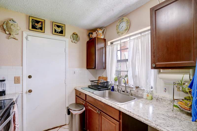 2 bedroom Single Family Residence at 2351 SE Fruit Avenue, Port St Lucie Section 30, Port St. Lucie — photo 4