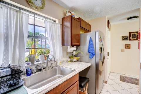 2351 SE Fruit Avenue, Port St. Lucie FL - photo 6 of 29