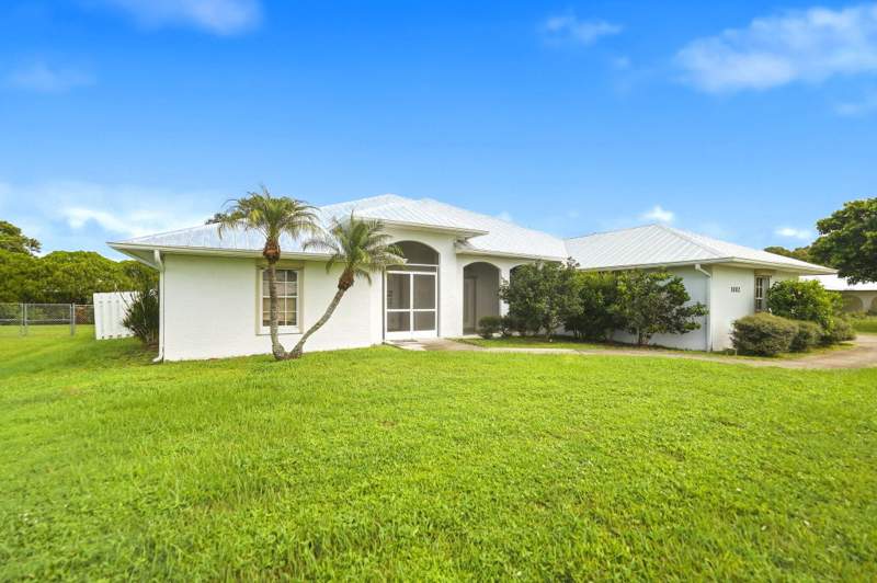 3 bedroom Single Family Residence at 1002 Ibis Avenue, White City, Fort Pierce — photo 4
