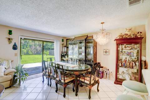 2351 SE Fruit Avenue, Port St. Lucie FL - photo 7 of 29
