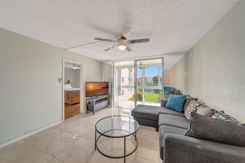 2 bedroom Condominium at 2700 Sunrise Lakes Drive #201, Sunrise Lakes 7 Condo, Sunrise — photo 2