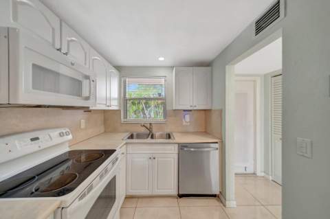 2700 Sunrise Lakes Drive #201, Sunrise FL - photo 15 of 54