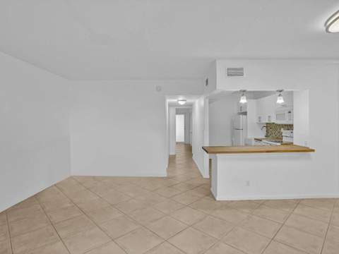 320 S Surf Road #402, Hollywood FL - photo 10 of 30