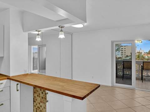 320 S Surf Road #402, Hollywood FL - photo 6 of 30