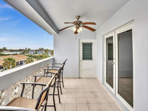 320 S Surf Road #402, Hollywood FL - photo 13 of 30