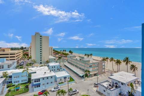 320 S Surf Road #402, Hollywood FL - photo 21 of 30