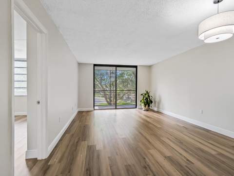 900 Colony Point Circle #205, Pembroke Pines FL - photo 11 of 60
