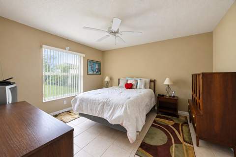 326 SE Starfish Avenue, Port St. Lucie FL - photo 16 of 40
