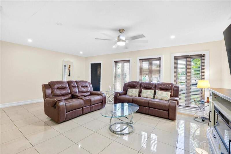 2 bedroom Single Family Residence at 4911 NW 14th, Crystal Lake 4th Sec, Deerfield Beach — photo 4