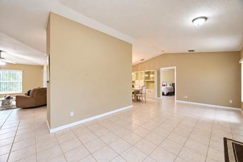 326 SE Starfish Avenue, Port St. Lucie FL - photo 7 of 40