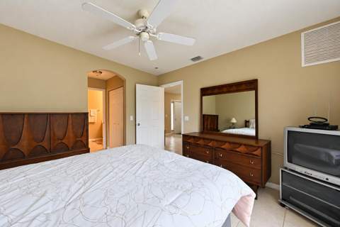 326 SE Starfish Avenue, Port St. Lucie FL - photo 18 of 40