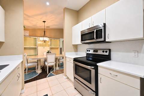 326 SE Starfish Avenue, Port St. Lucie FL - photo 10 of 40