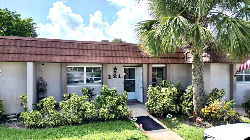 2 bedroom Condominium at 5775 W Fernley Drive #121, Cresthaven Condo Townhome, West Palm Beach — photo 1