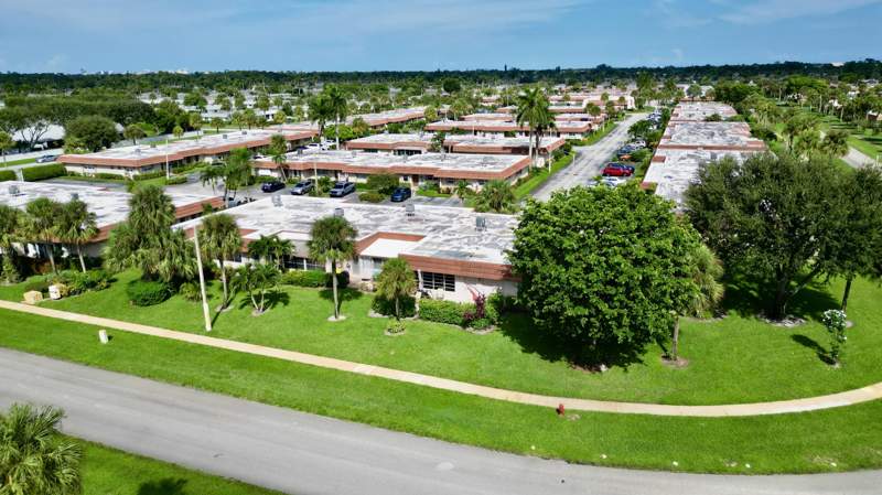2 bedroom Condominium at 5775 W Fernley Drive #121, Cresthaven Condo Townhome, West Palm Beach — photo 5