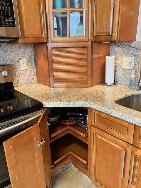 106 Lake Emerald Drive #Apt 114, Oakland Park FL - photo 6 of 42