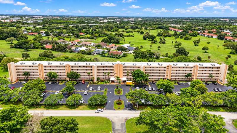 2 bedroom Condominium at 6461 NW 2nd Avenue #515, Boca Teeca Condo 5, Boca Raton — photo 1