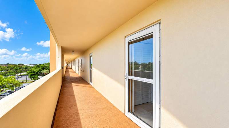 2 bedroom Condominium at 6461 NW 2nd Avenue #515, Boca Teeca Condo 5, Boca Raton — photo 2