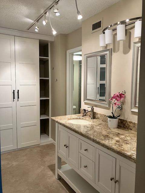 106 Lake Emerald Drive #Apt 114, Oakland Park FL - photo 9 of 42