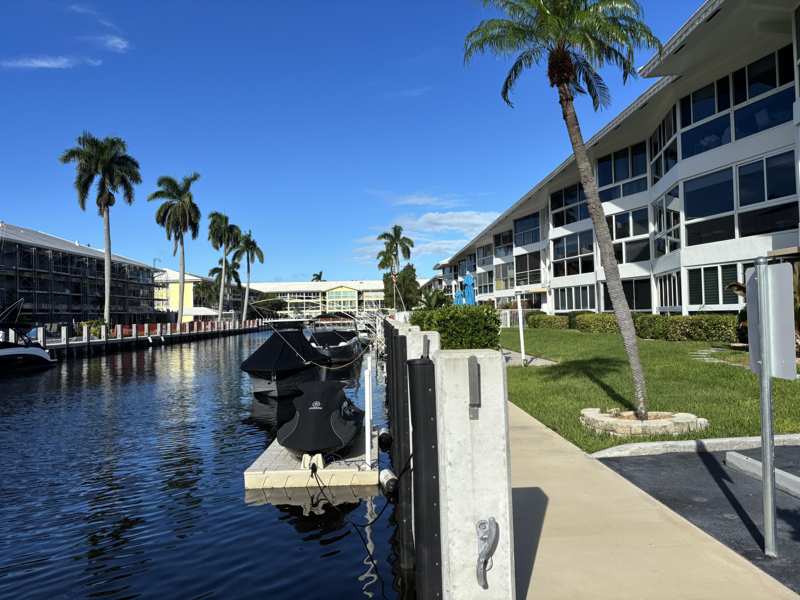 1 bedroom Condominium at 3050 NE 48th Street #205, Windsor Condo, Fort Lauderdale — photo 1