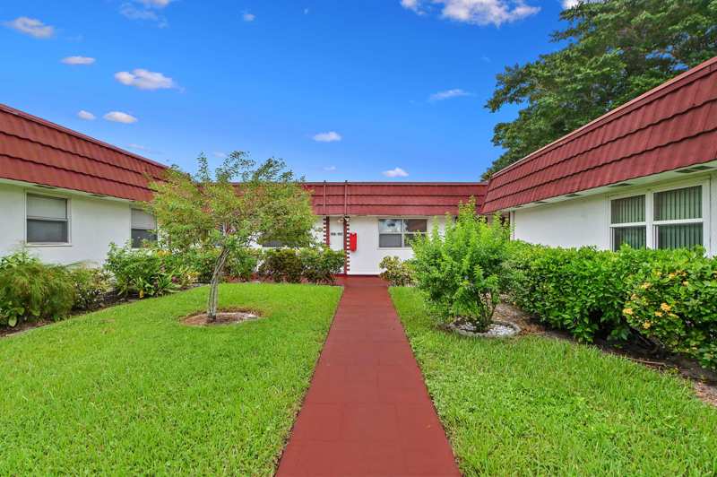 1 bedroom Condominium at 195 Waterford Crescent, Kings Point Waterford Condos, Delray Beach — photo 1