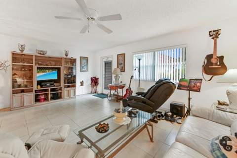 195 Waterford Crescent, Delray Beach FL - photo 6 of 43