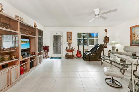 195 Waterford Crescent, Delray Beach FL - photo 7 of 43