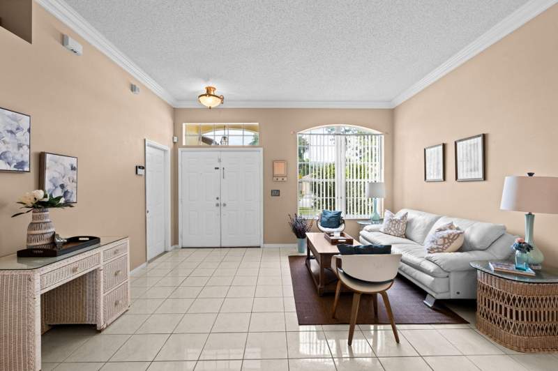 3 bedroom Single Family Residence at 656 Lake Wellington Drive, Monterey On The Lake, Wellington — photo 4