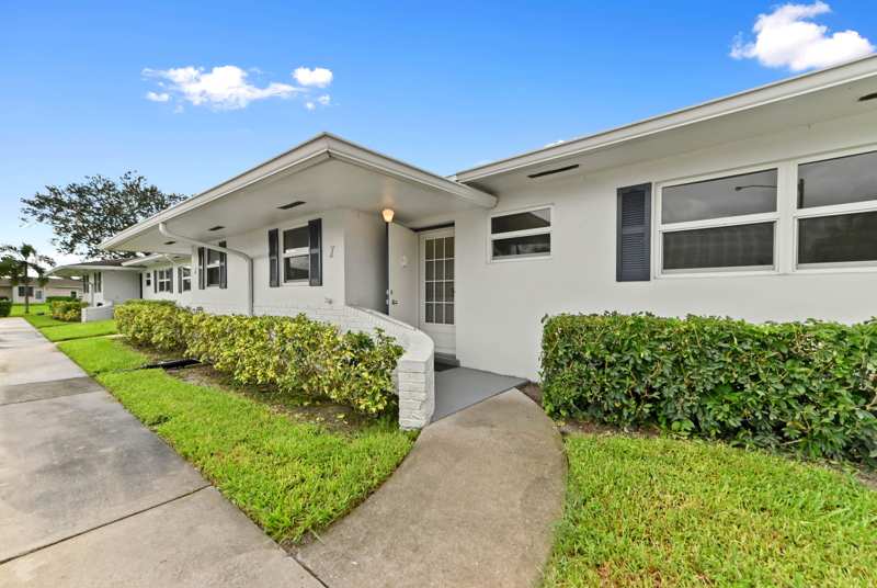 2 bedroom Villa at 2766 Emory Drive #I, Cresthaven Villas, West Palm Beach — photo 1