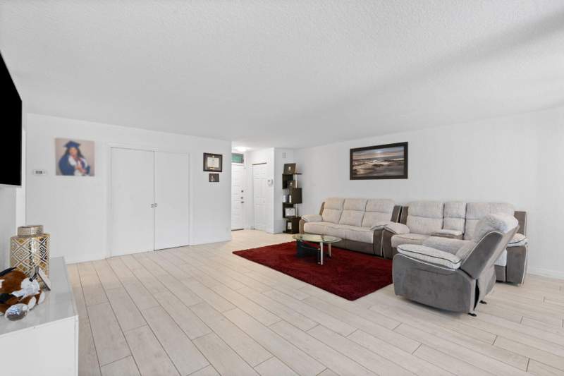 3 bedroom Condominium at 9592 SW 1st Court #13-F, Patios Of Oakwood Condo, Coral Springs — photo 4