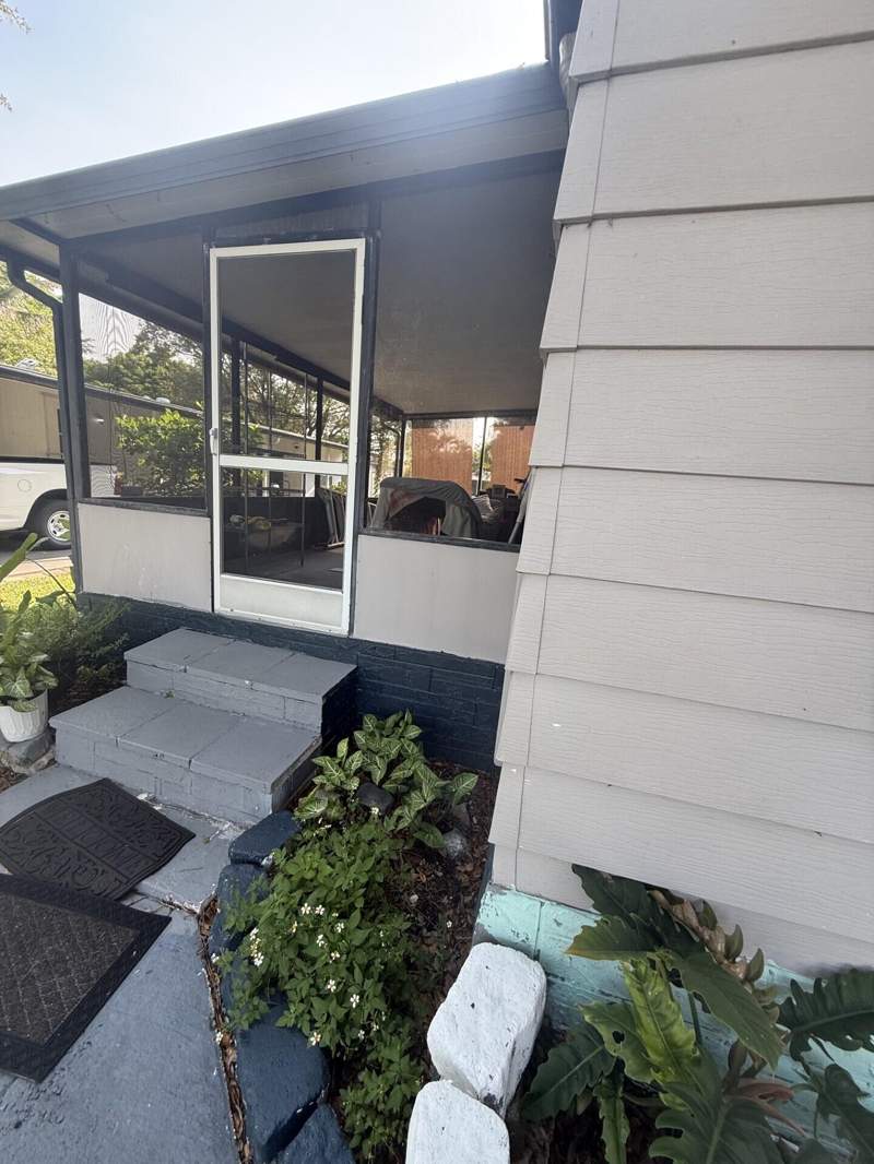 2 bedroom Manufactured Home at 6761 NW 44th Avenue, Deerfield Lake, Coconut Creek — photo 2