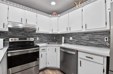 5931 Whispering Pine Way #D-2, Greenacres FL - photo 7 of 35