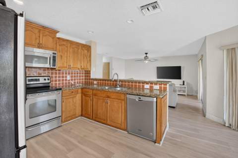 4060 Sea Grape Circle, Delray Beach FL - photo 9 of 44