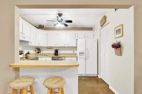 338 Knotty Pine Circle #D-1, Greenacres FL - photo 7 of 21