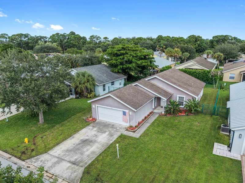 3 bedroom Single Family Residence at 2705 SW Riviera Road, St Lucie Falls, Stuart — photo 1