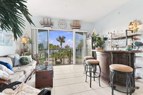 36 Harbour Isle Drive #303, Fort Pierce FL - photo 11 of 39