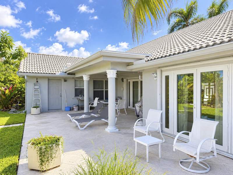 4 bedroom Single Family Residence at 492 NW 162nd Avenue, Westfork I Plat, Pembroke Pines — photo 3