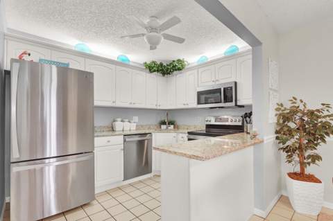 323 Knotty Pine Circle #A-2, Greenacres FL - photo 7 of 22
