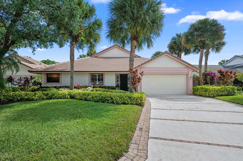 3 bedroom Single Family Residence at 16997 Freshwind Circle, Crosswinds At Jonathans Landing, Jupiter — photo 1