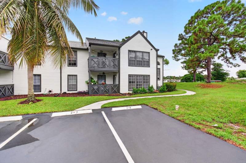 2 bedroom Townhouse at 5064 Heatherhill Lane #2208, Heatherwood Condo, Boca Raton — photo 2