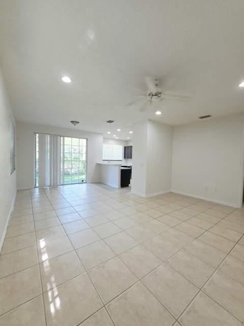 6282 S Military Trail #701, Lake Worth FL - photo 8 of 27
