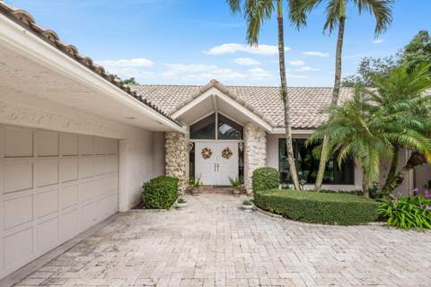 9 Alnwick Road, Palm Beach Gardens FL - photo 13 of 66