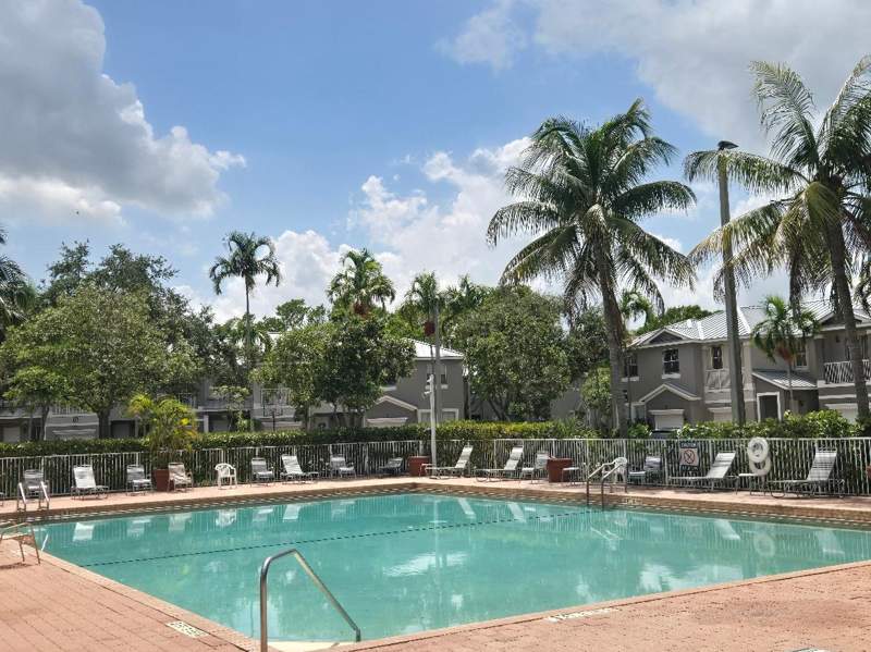 3 bedroom Townhouse at 2306 Shoma Lane, Shoma Villas III At Royal Palm Condoi, Royal Palm Beach — photo 2