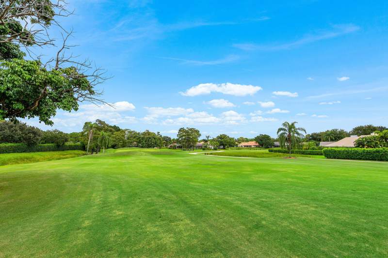 4 bedroom Single Family Residence at 9 Alnwick Road, Burwick, Palm Beach Gardens — photo 2