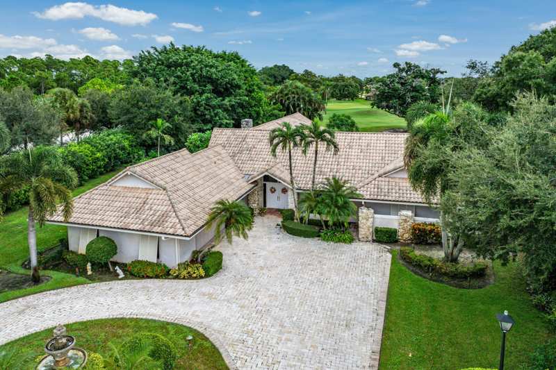 4 bedroom Single Family Residence at 9 Alnwick Road, Burwick, Palm Beach Gardens — photo 1