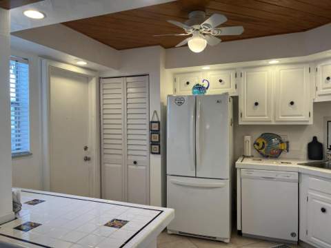 1 Harbourside Drive #1204, Delray Beach FL - photo 12 of 37